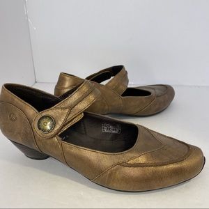 Josef Seibel Womens size 7 (38)Leather Mary Janes Metalic gold brass